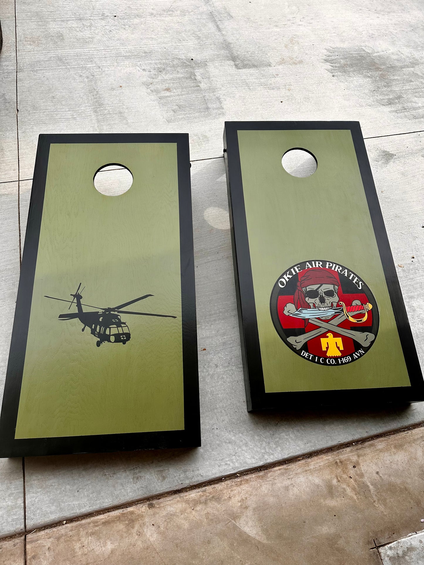 Custom Cornhole Set